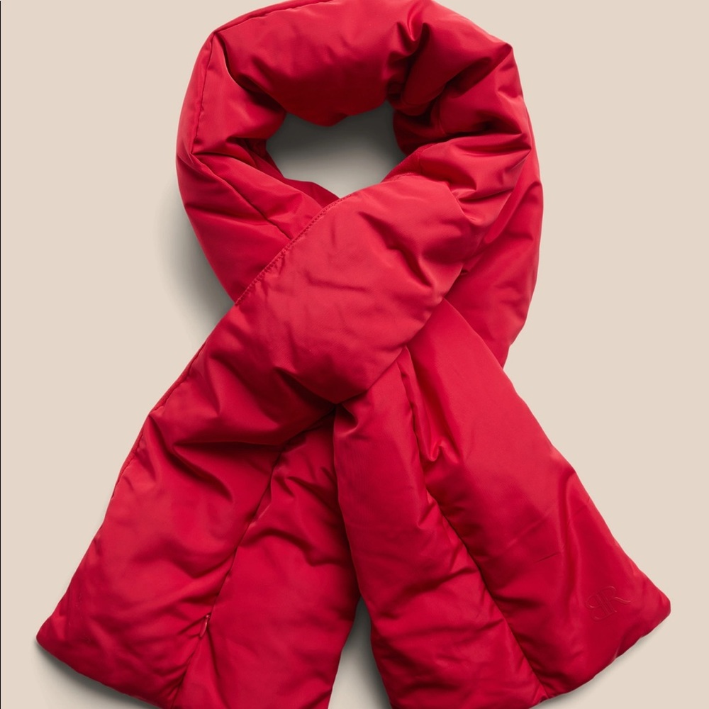 Pull-through puffer scarf